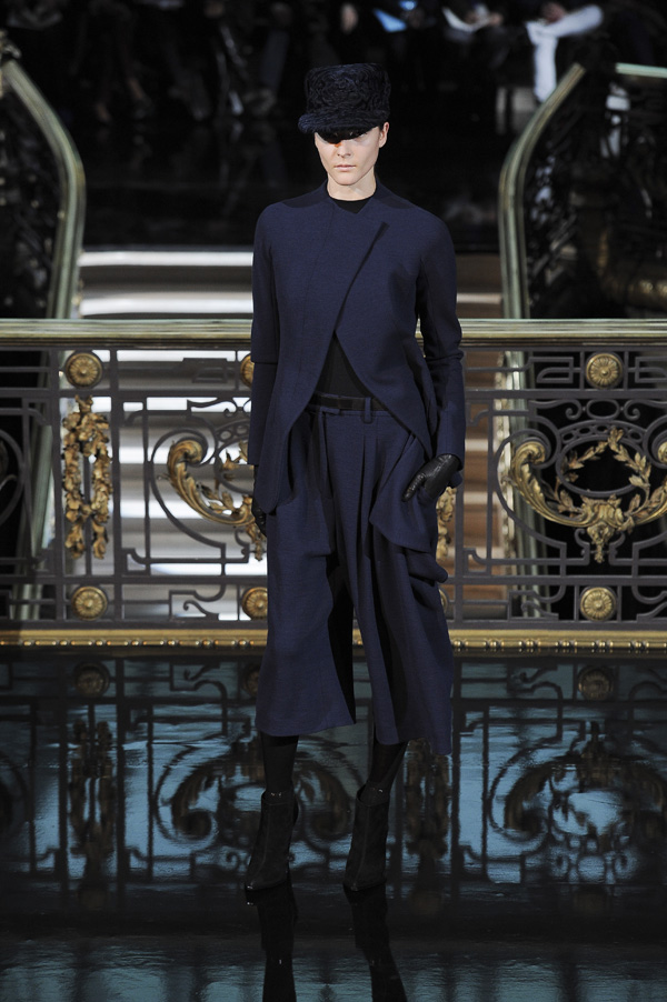 Pixelformula John Galliano  Womenswear Winter 2013 - 2014 Paris