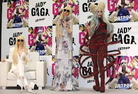Lady-Gaga-Dolls-in-Tokyo_2_1