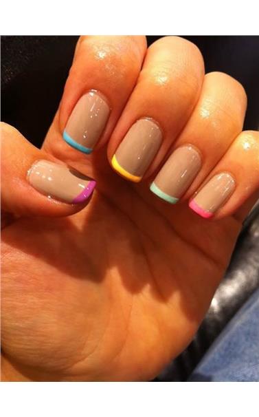 22127407_28_French_Manicure.limghandler