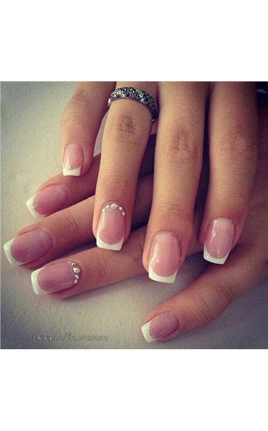 22127415_40_French_Manicure.limghandler